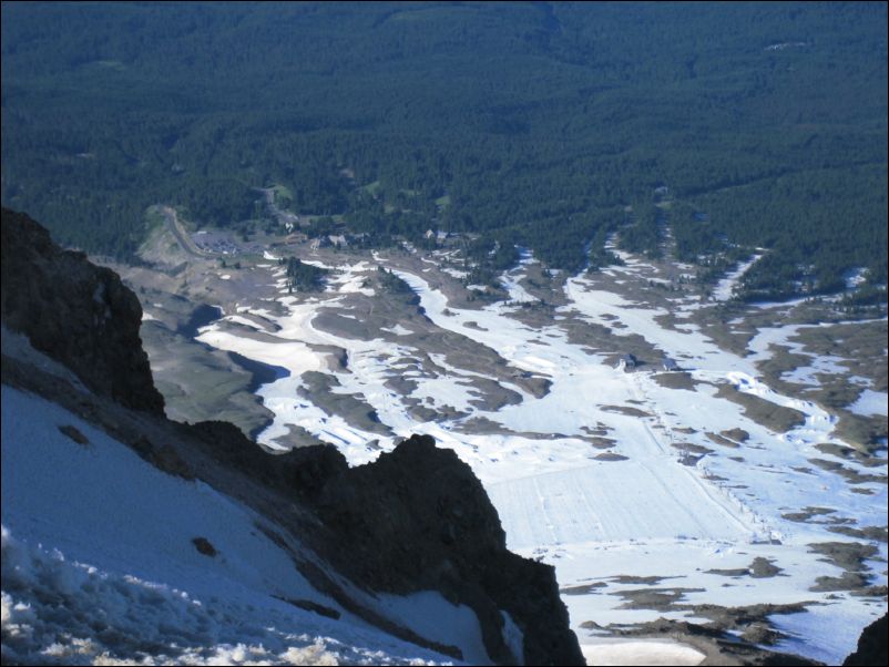 2006-07-08 Hood (20) Look down to Timberline and skipiste